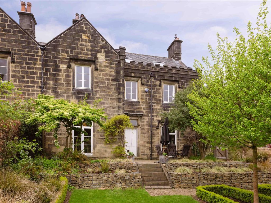 4 bed end terrace house for sale in Monk Bridge Road, Far Headingley