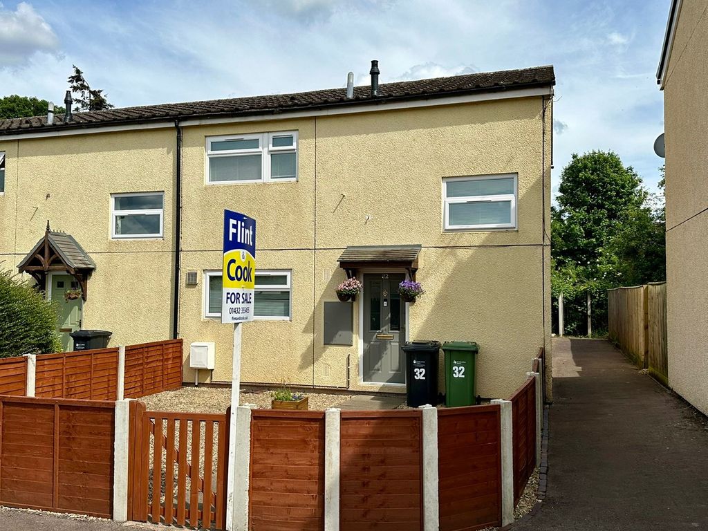 2 bed end terrace house for sale in Franks Avenue, Hereford HR2, £