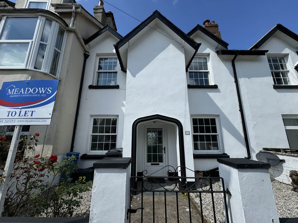 2 bed property to rent in Montpellier Road, Exmouth EX8, £1,300 pcm