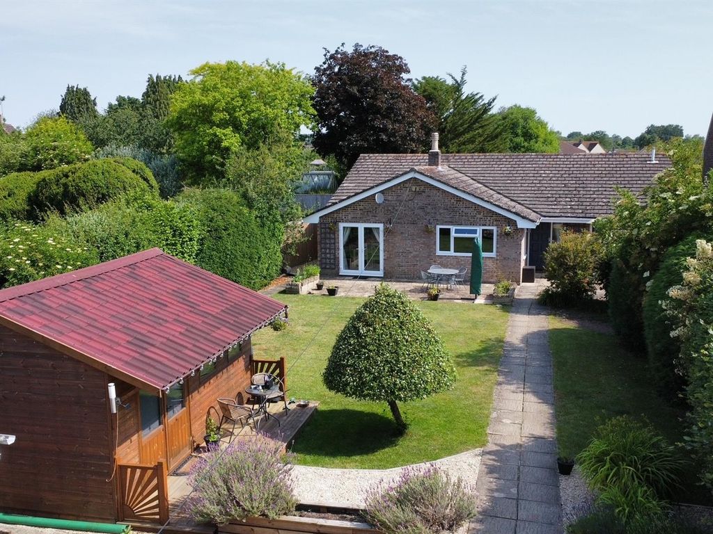 4 bed detached bungalow for sale in Compton Road, Hilmarton, Calne SN11 Zoopla