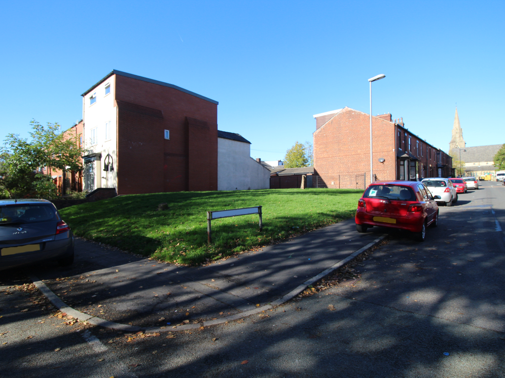 Wellington Road, Oldham OL8  