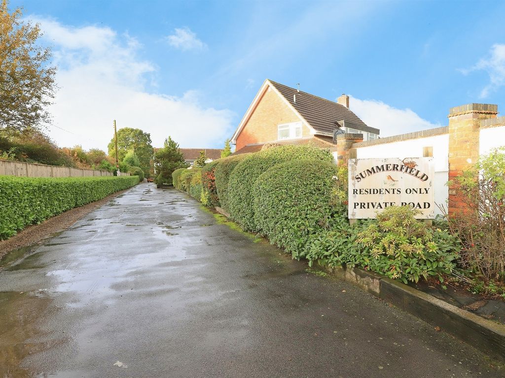 2 bed flat for sale in Stanklyn Lane, Summerfield, Kidderminster DY10