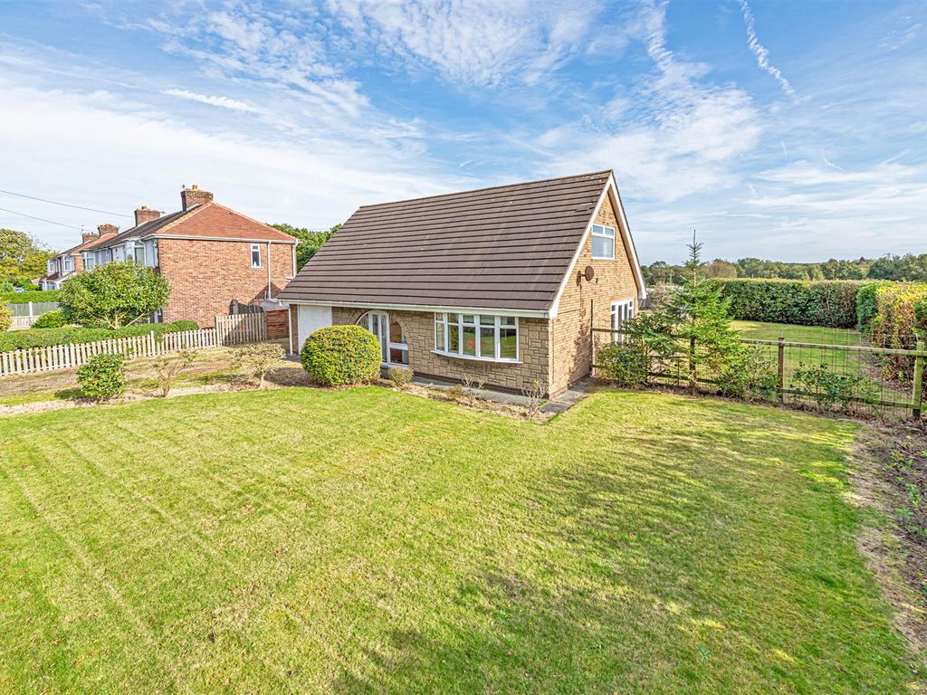 3 bed detached house for sale in Chester Lane, St. Helens WA9, £325,000