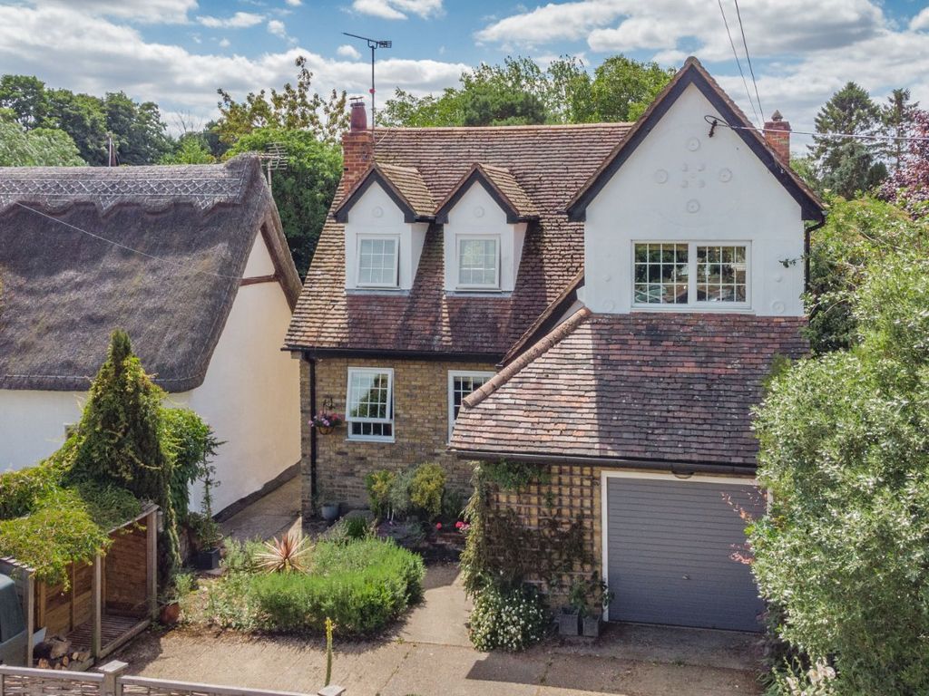 3 bed detached house for sale in Blackmore End, Braintree, Essex CM7