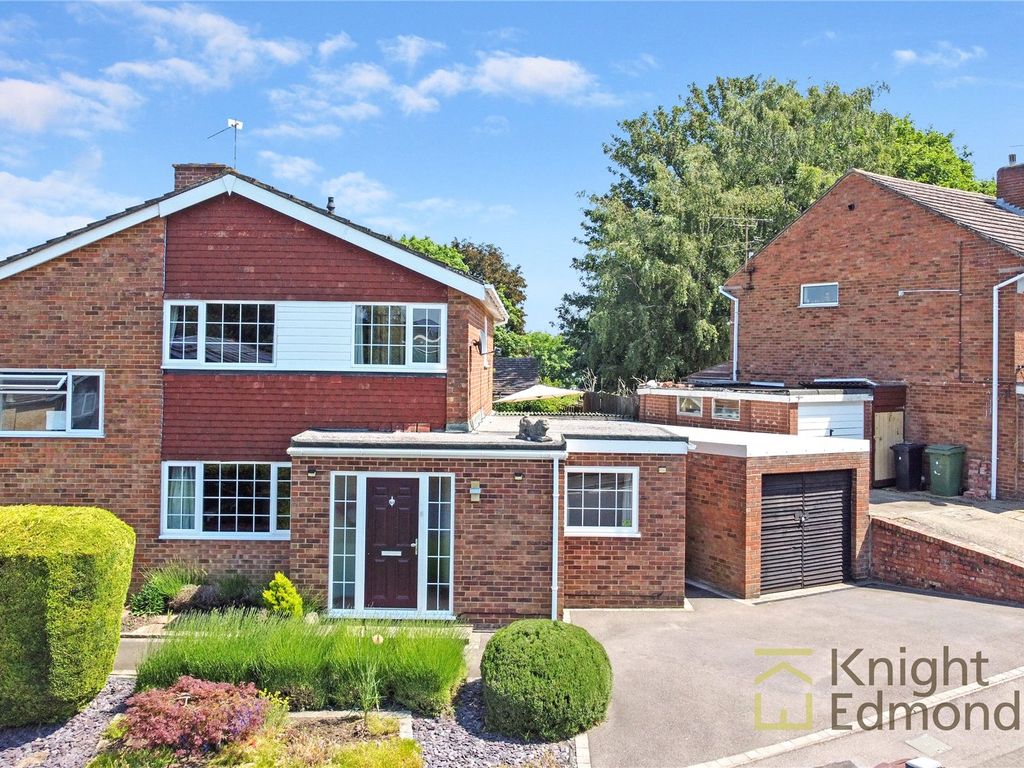 4 bed semidetached house for sale in Forest Hill, Maidstone, Kent ME15