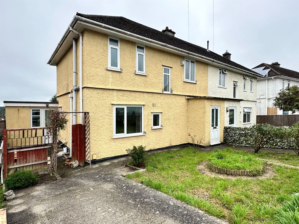 3 bed semidetached house for sale in Wren Gardens, Plympton, Plymouth