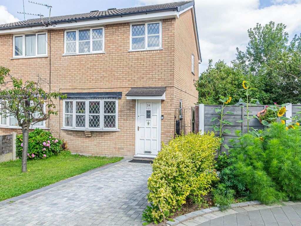 3 bed semidetached house for sale in Foxglove Drive, Broadheath