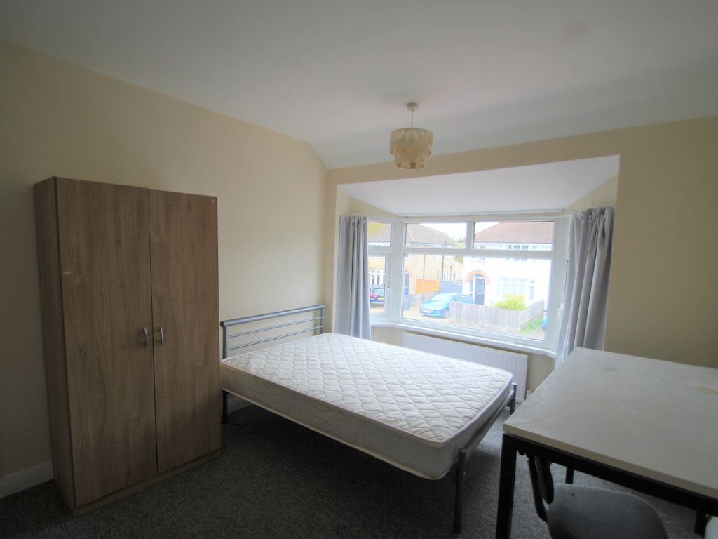 Room to rent in Hugh Allen Crescent, Marston, Oxford, Oxfordshire OX3