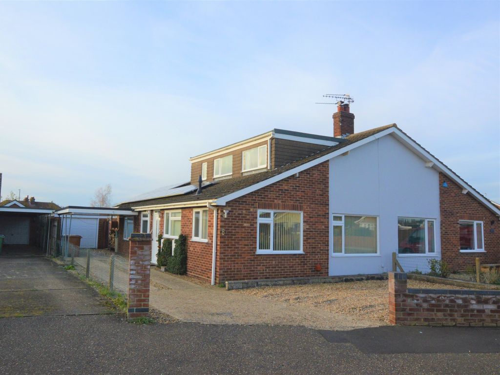 4 bed semidetached house to rent in Prince Andrews Road, Hellesdon