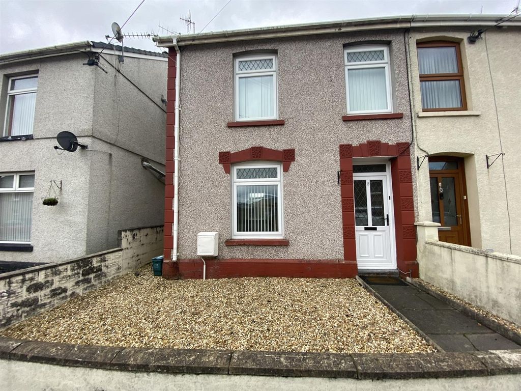 3 bed semidetached house for sale in Maes Road, Llangennech, Llanelli