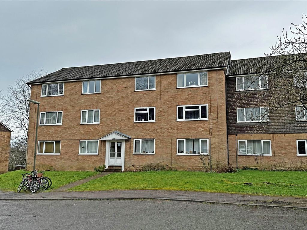 2 bed flat for sale in Ridgeway Road, Redhill RH1 Zoopla