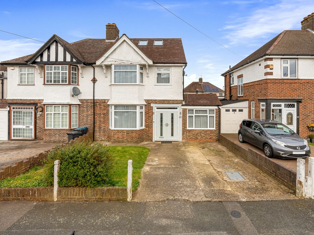 5 bed semidetached house for sale in Ellesmere Drive, South Croydon