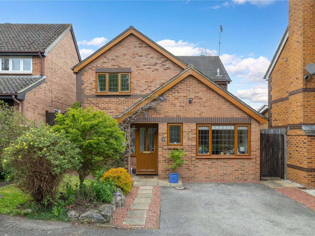 3 bed detached house for sale in Tall Trees, St Ippolyts, Hitchin