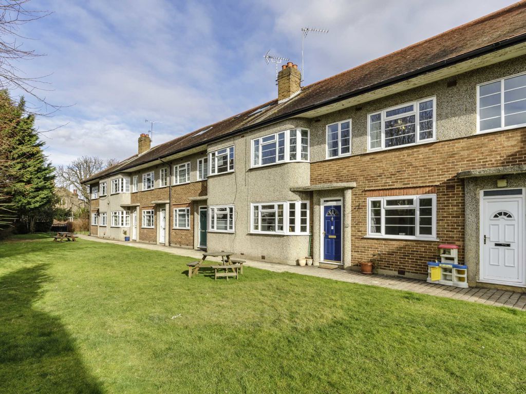 2 bed flat to rent in Kingston Close, Teddington TW11, £1,750 pcm Zoopla