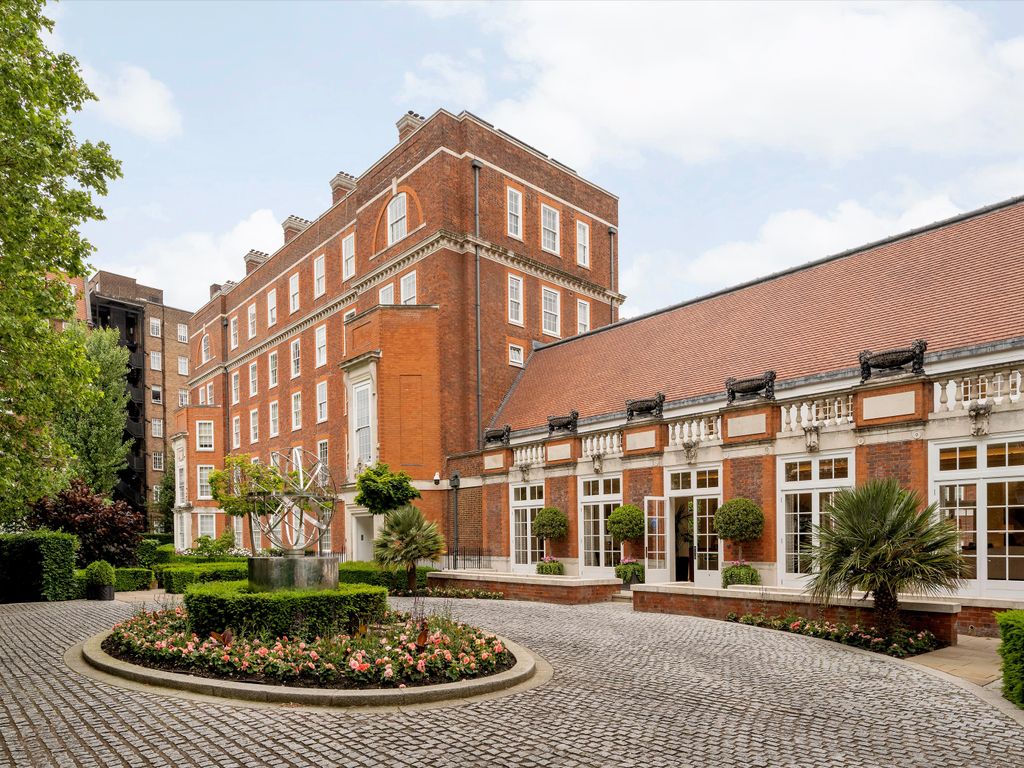 1 bed flat for sale in Academy Gardens, Duchess Of Bedfords Walk