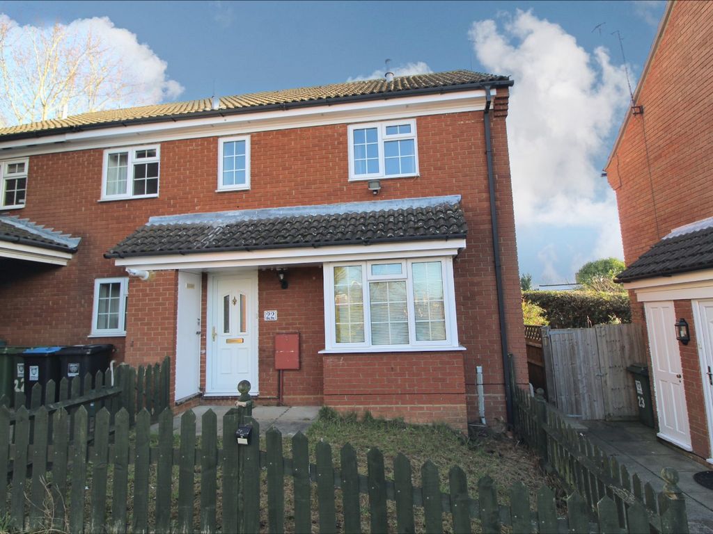 2 bed terraced house to rent in Thistle Close, Hemel Hempstead