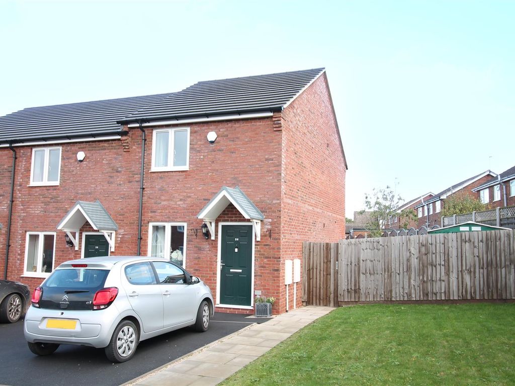2 bed town house for sale in Clover Road, Shepshed, Leicestershire LE12