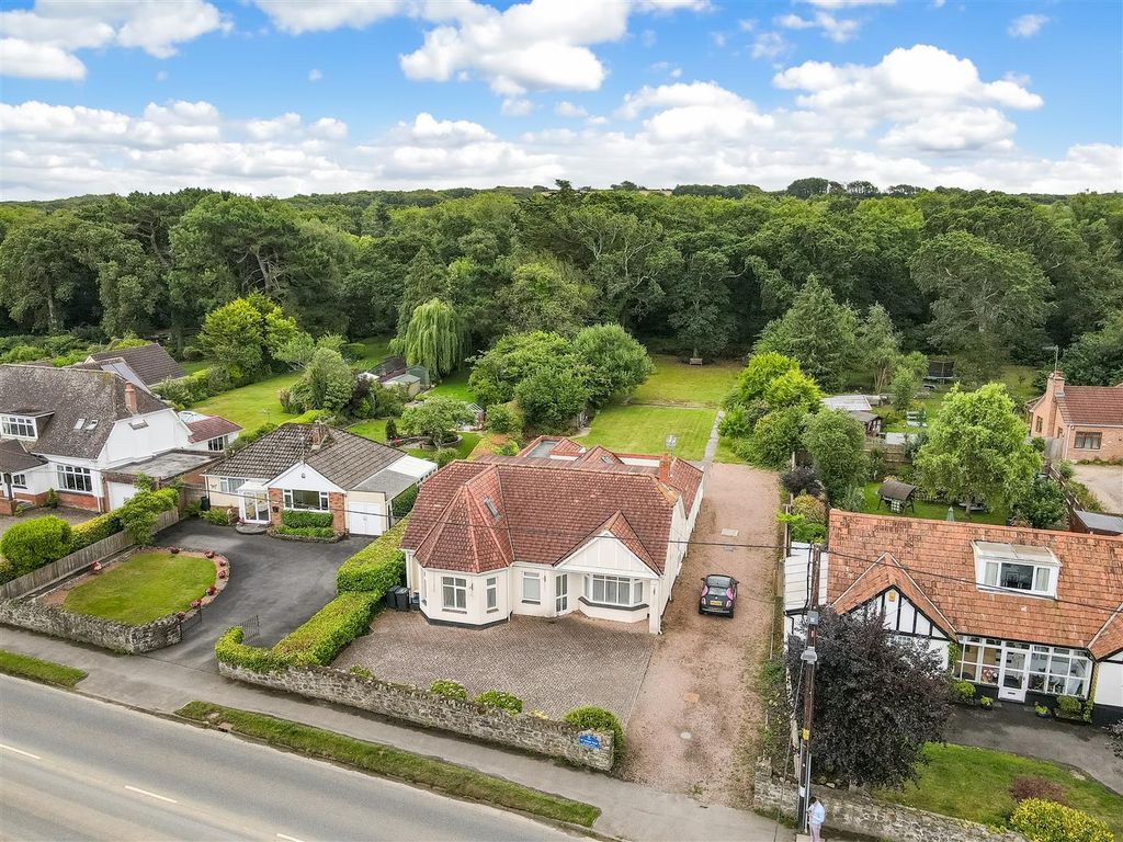 7 bed detached house for sale in Yelland Road, Fremington, Barnstaple