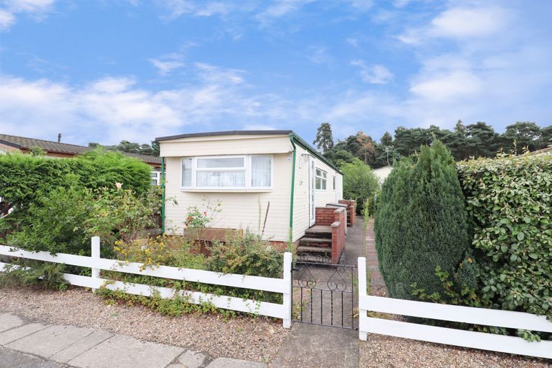 2 bed property for sale in Second Avenue, Parklands Mobile Homes
