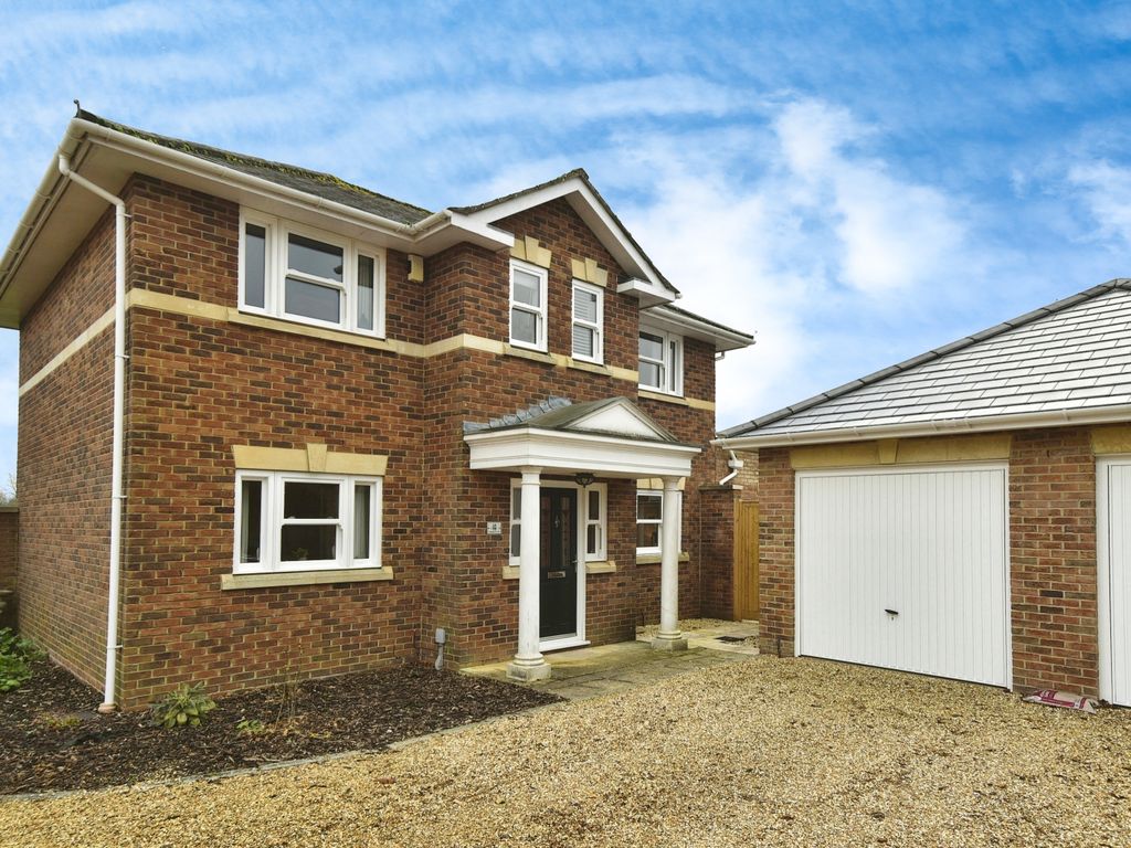 4 bed detached house for sale in Meadow View, Calne SN11, £700,000 Zoopla