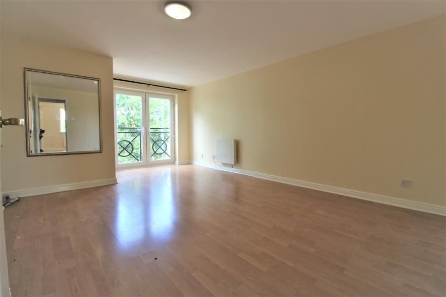 2 bed flat to rent in Hodson Place, Enfield EN3, £1,700 pcm Zoopla