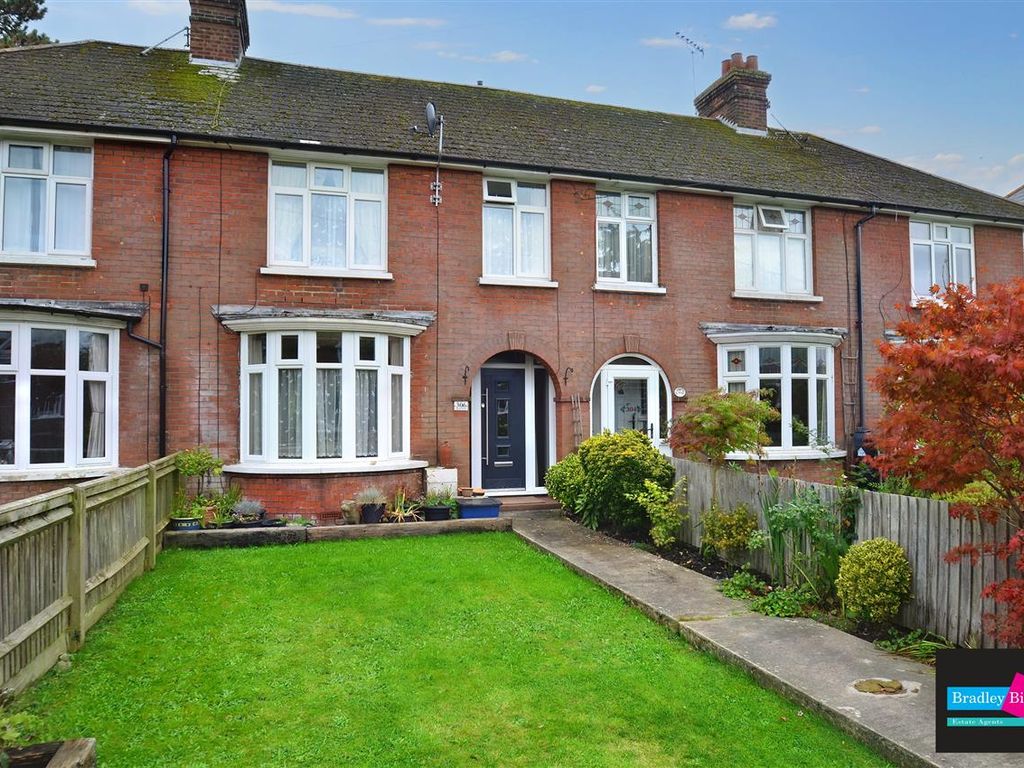 3 bed terraced house for sale in Hythe Road, Ashford, Kent TN24, £