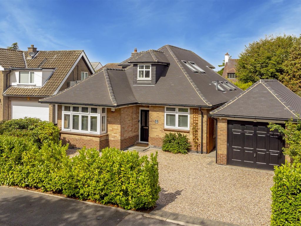 4 bed detached bungalow for sale in Haslemere Road, Long Eaton