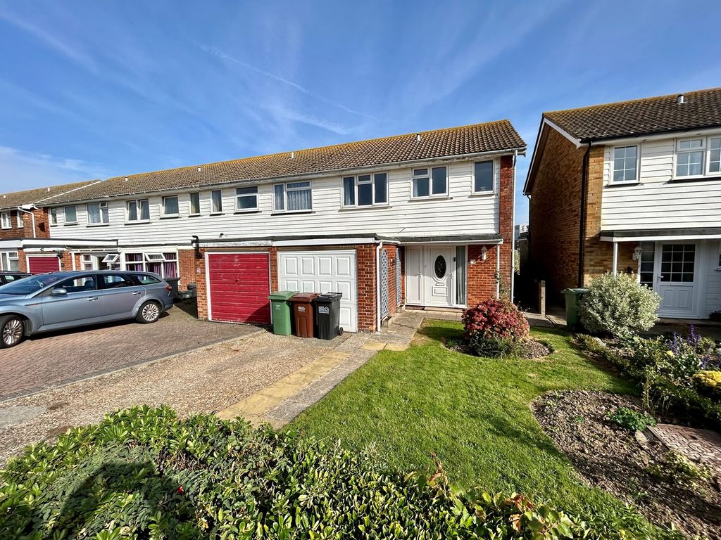 3 bed end terrace house for sale in Ridgewood Gardens, BexhillOnSea
