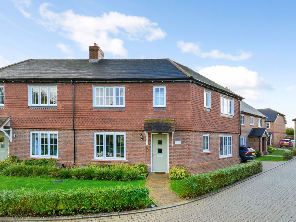 3 bed semidetached house for sale in Godalming, Surrey GU7, £575,000