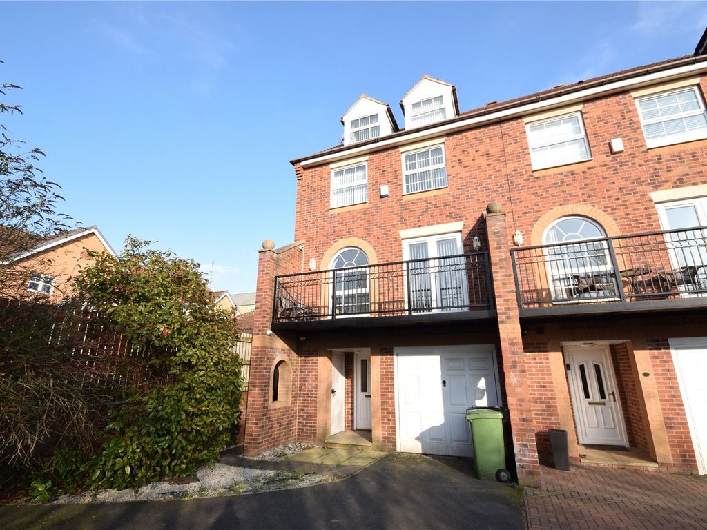 5 bed town house to rent in Stoneleigh Lane, Leeds, West Yorkshire LS17