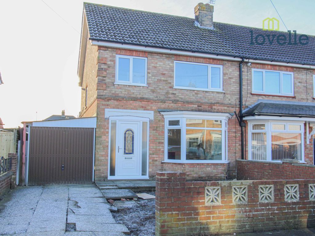 3 bed semidetached house for sale in Wimborn Avenue, Grimsby DN34, £