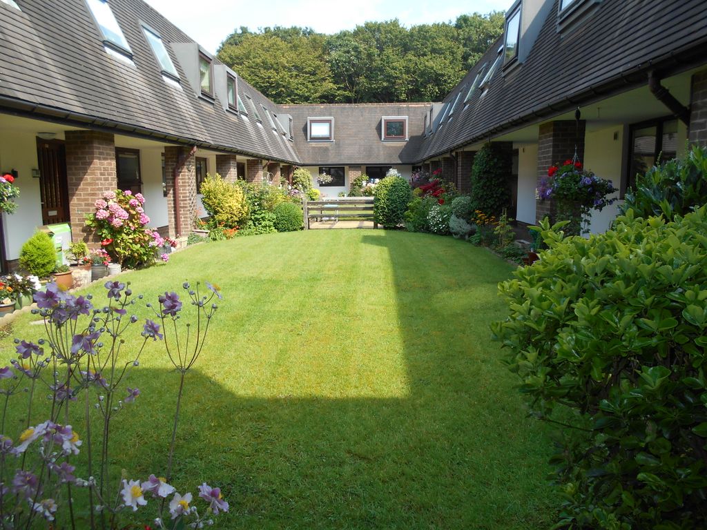 1 bed flat to rent in Chestnut Court, Leyland PR25, £675 pcm Zoopla