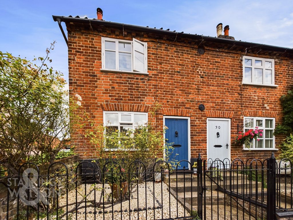 2 bed end terrace house for sale in High Street, Loddon, Norwich NR14