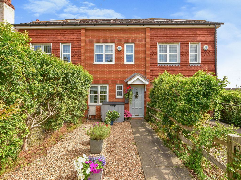 3 bed terraced house for sale in Ashurst Place, Gillingham ME8 Zoopla