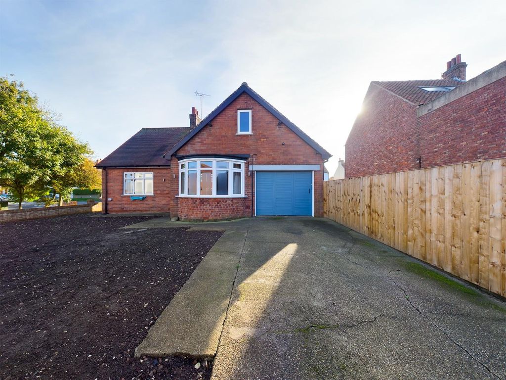 2 bed property for sale in Woodcock Road, Flamborough, Bridlington YO15