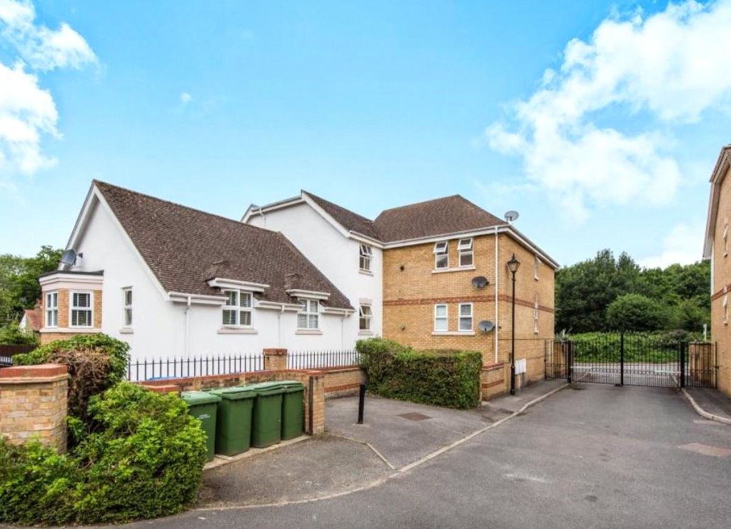 2 bed flat for sale in Cobham, Surrey KT11 Zoopla