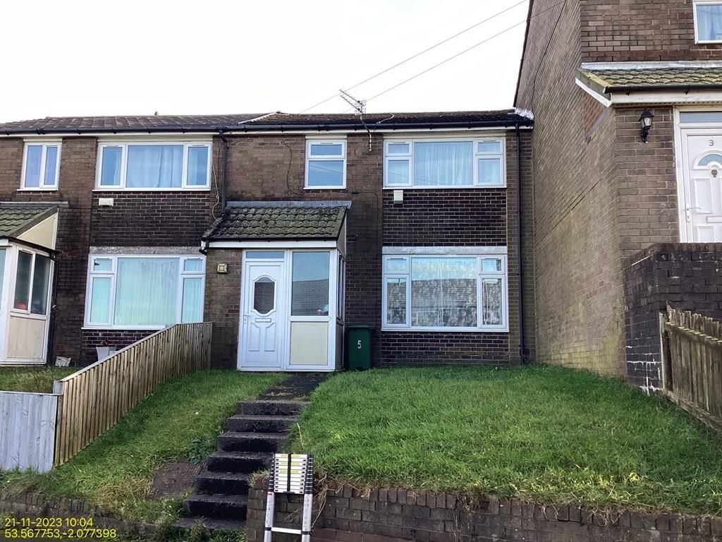 3 bed terraced house for sale in Bronte Close, Oldham OL1, £125,000