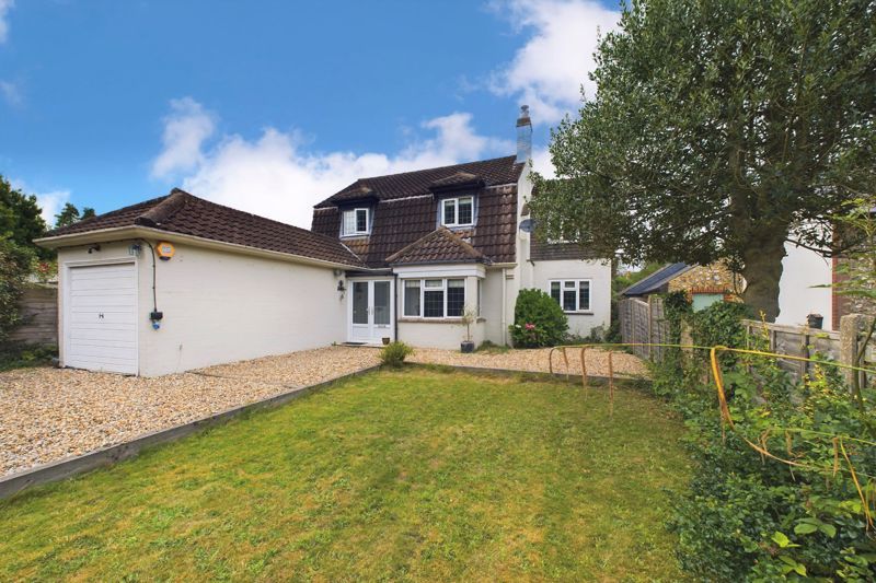 3 bed detached house for sale in Chapel Road, Tadworth KT20 Zoopla