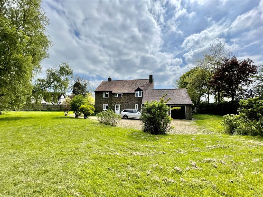 4 bed detached house to rent in Queen Catherine Road, Steeple Claydon