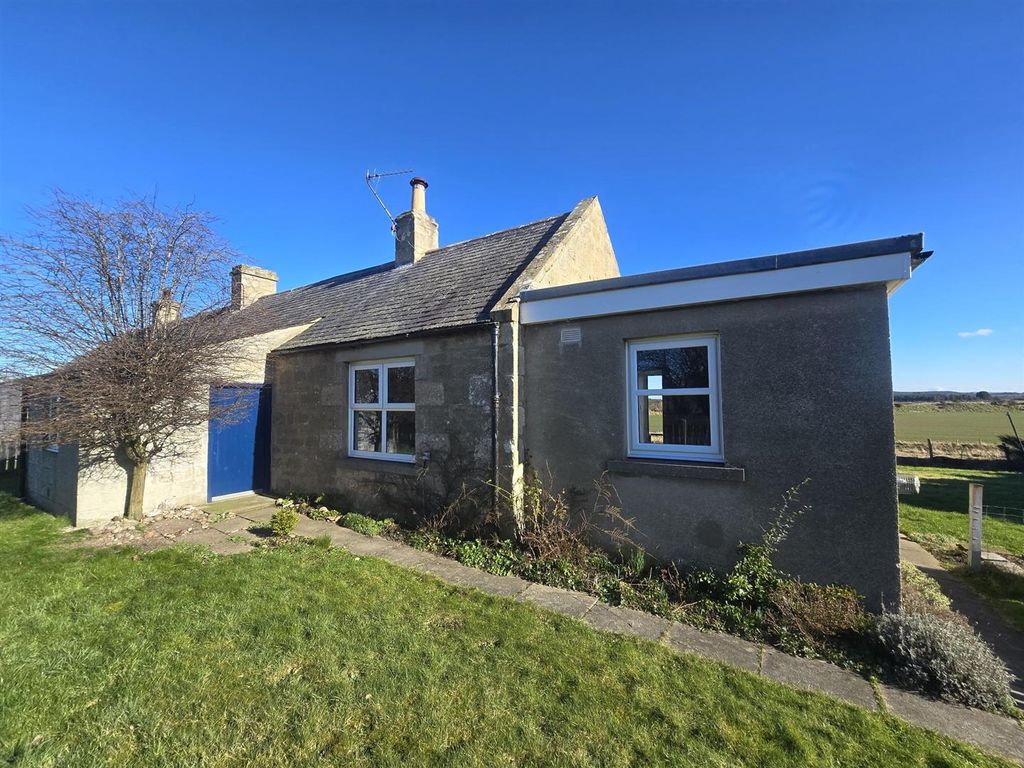 2 bed cottage for sale in Elgin IV30, £140,000 Zoopla