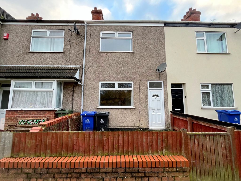 3 bed terraced house to rent in Highfield Avenue, Grimsby DN32, £575