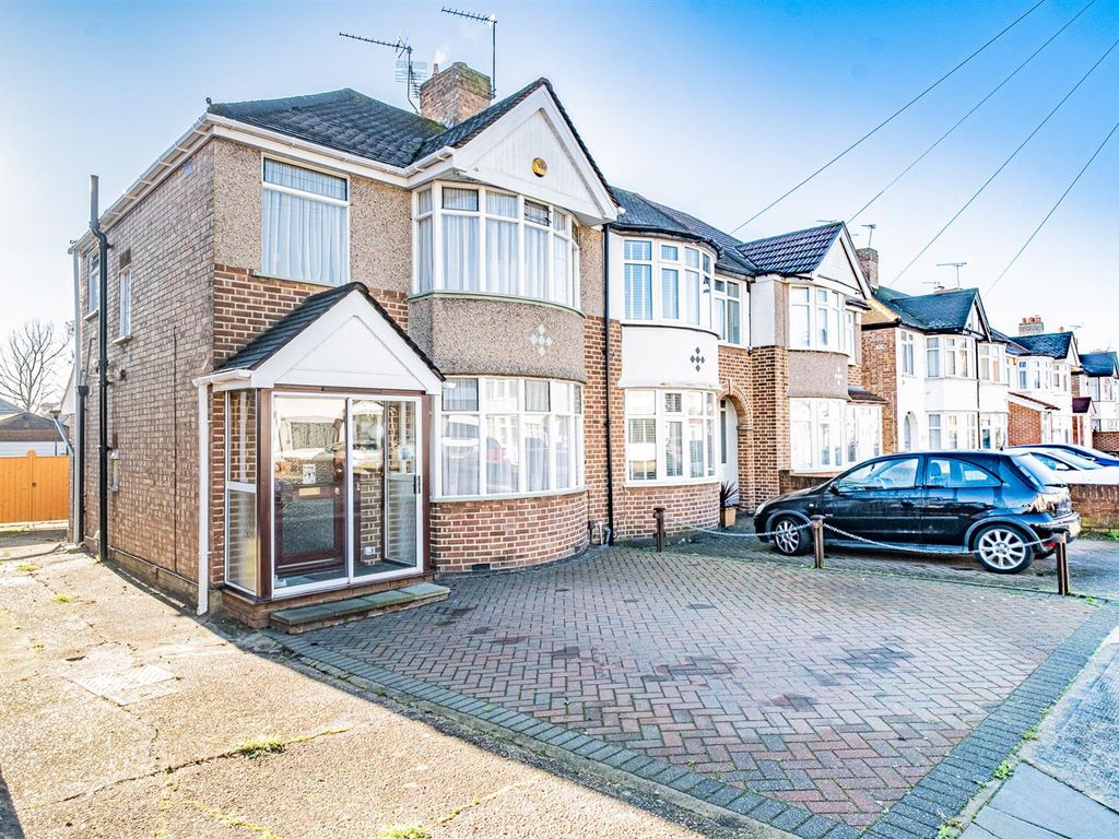 3 bed semidetached house for sale in Glamis Crescent, Hayes UB3 Zoopla