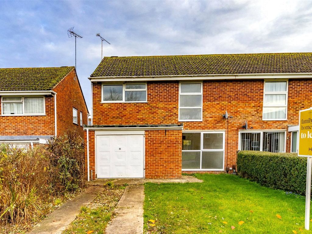 3 bed semidetached house for sale in Haynes Close, Eldene, Swindon