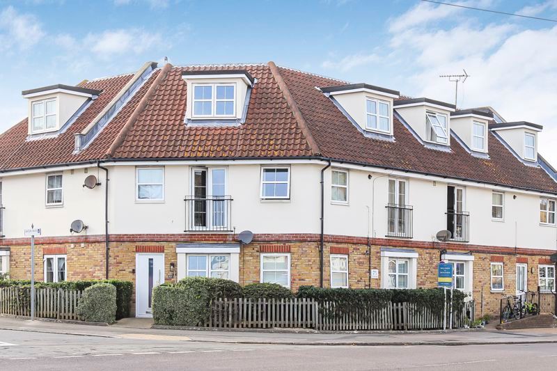 2 bed flat for sale in Ness Road, Shoeburyness, SouthendOnSea SS3, £