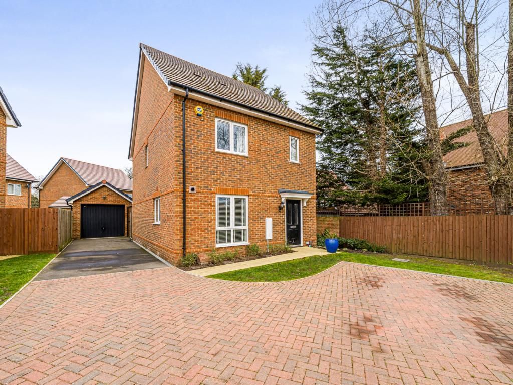 4 bed detached house for sale in Marlow Place, Spencers Wood RG7 Zoopla