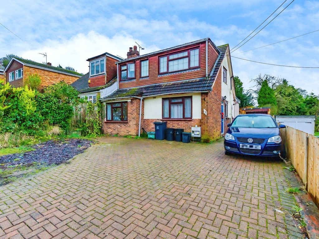 5 bed bungalow for sale in Victoria Gardens, Biggin Hill, Westerham