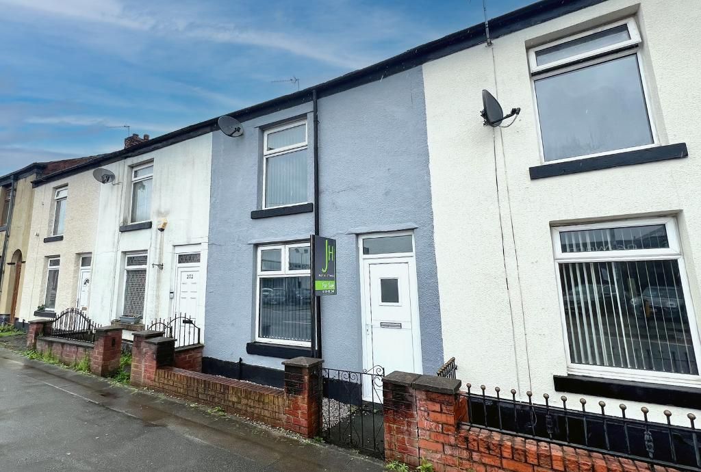 2 bed terraced house for sale in Tottington Road, Bury BL8, £140,000