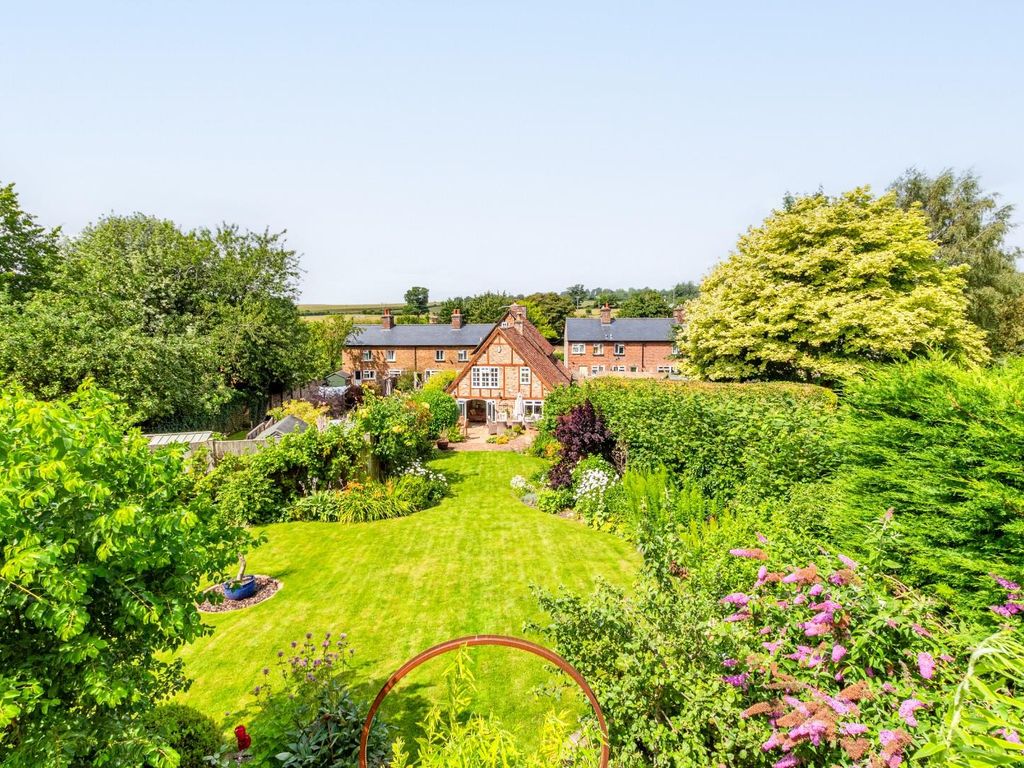 4 bed detached house for sale in Stocks Road, Aldbury, Tring HP23, £