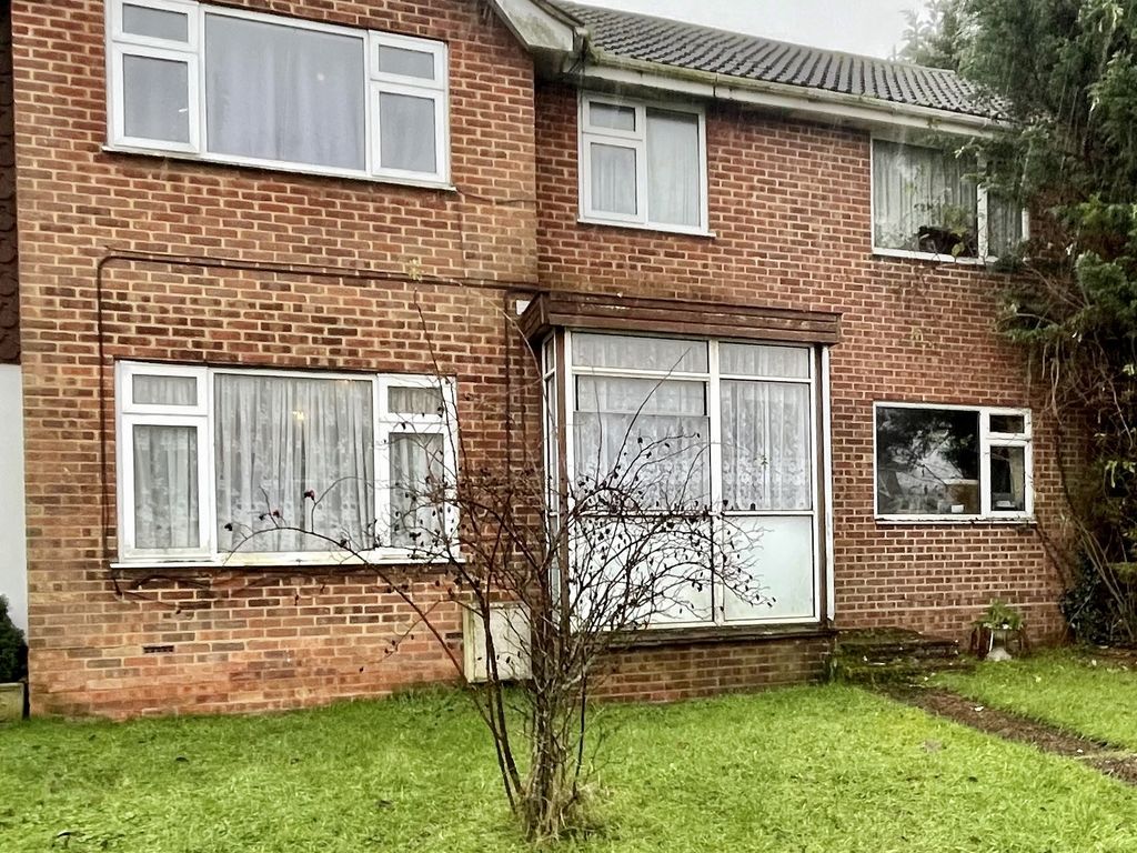 5 bed semidetached house for sale in Gosford Way, Polegate, East