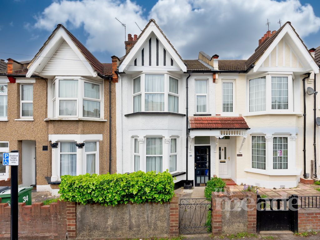 3 bed terraced house for sale in Cavendish Road, London E4, £650,000